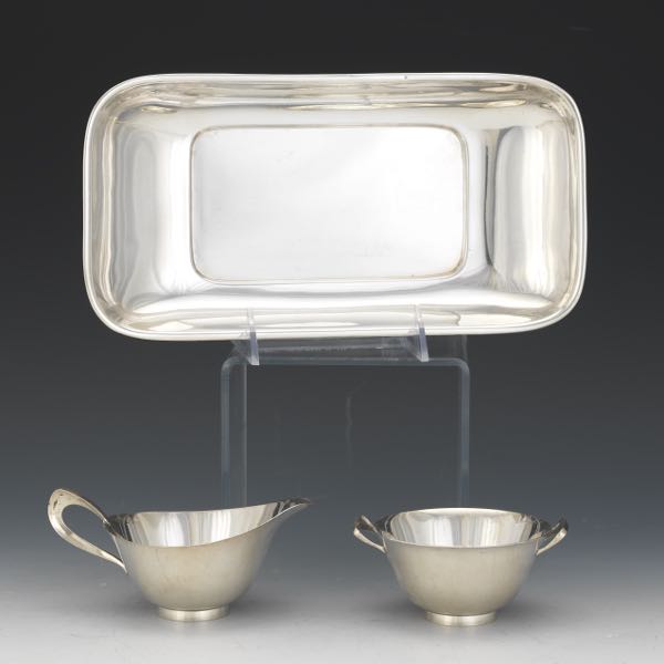 REED & BARTON STERLING SILVER CREAMER,