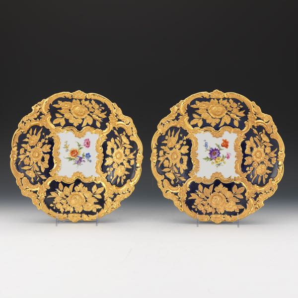 PAIR OF MEISSEN BLUE AND GILT PORCELAIN 2b10fb