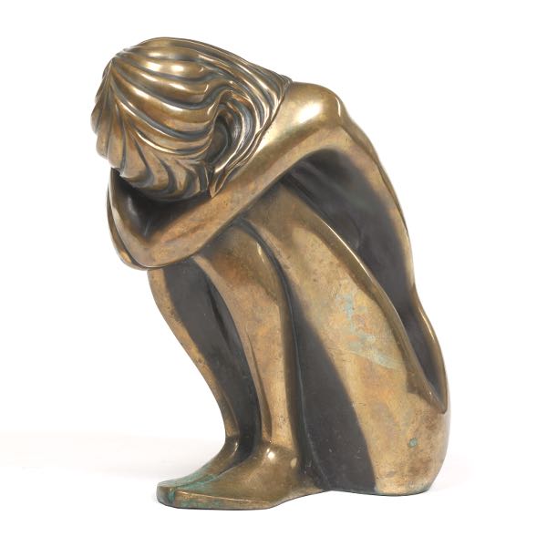 BRONZE SCULPTURE OF A SEATED NUDE