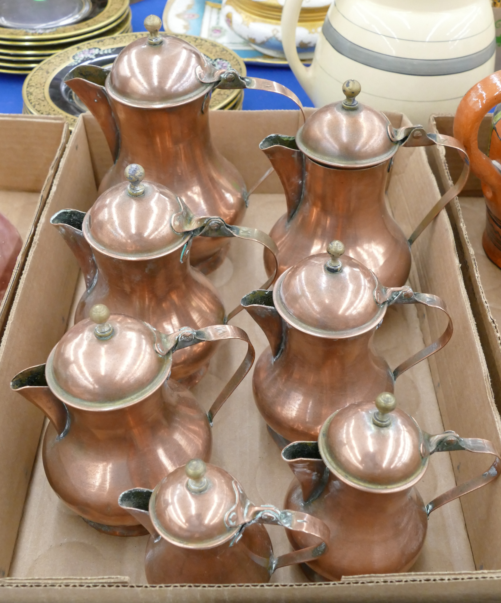 Box Old Graduated Copper Teapots