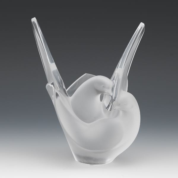 LALIQUE SYLVIE CRYSTAL VASE WITH FLOWER