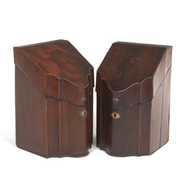 PAIR OF ENGLISH GEORGIAN MAHOGANY