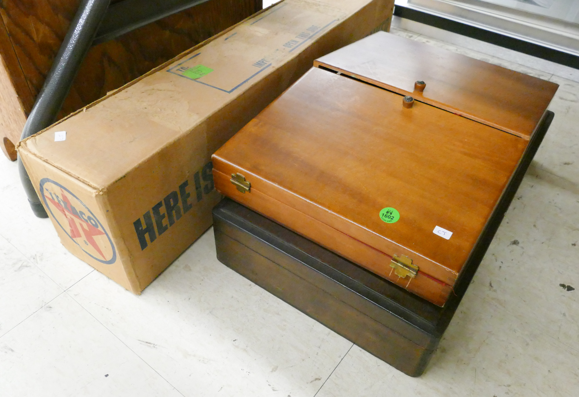3pc Old Silverware Chests and Texaco