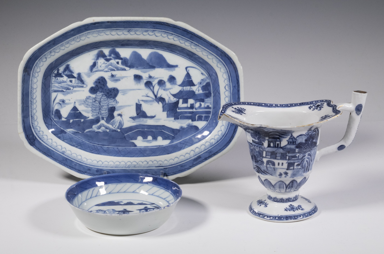 CHINESE CANTON BLUE WHITE PORCELAIN 2b155e