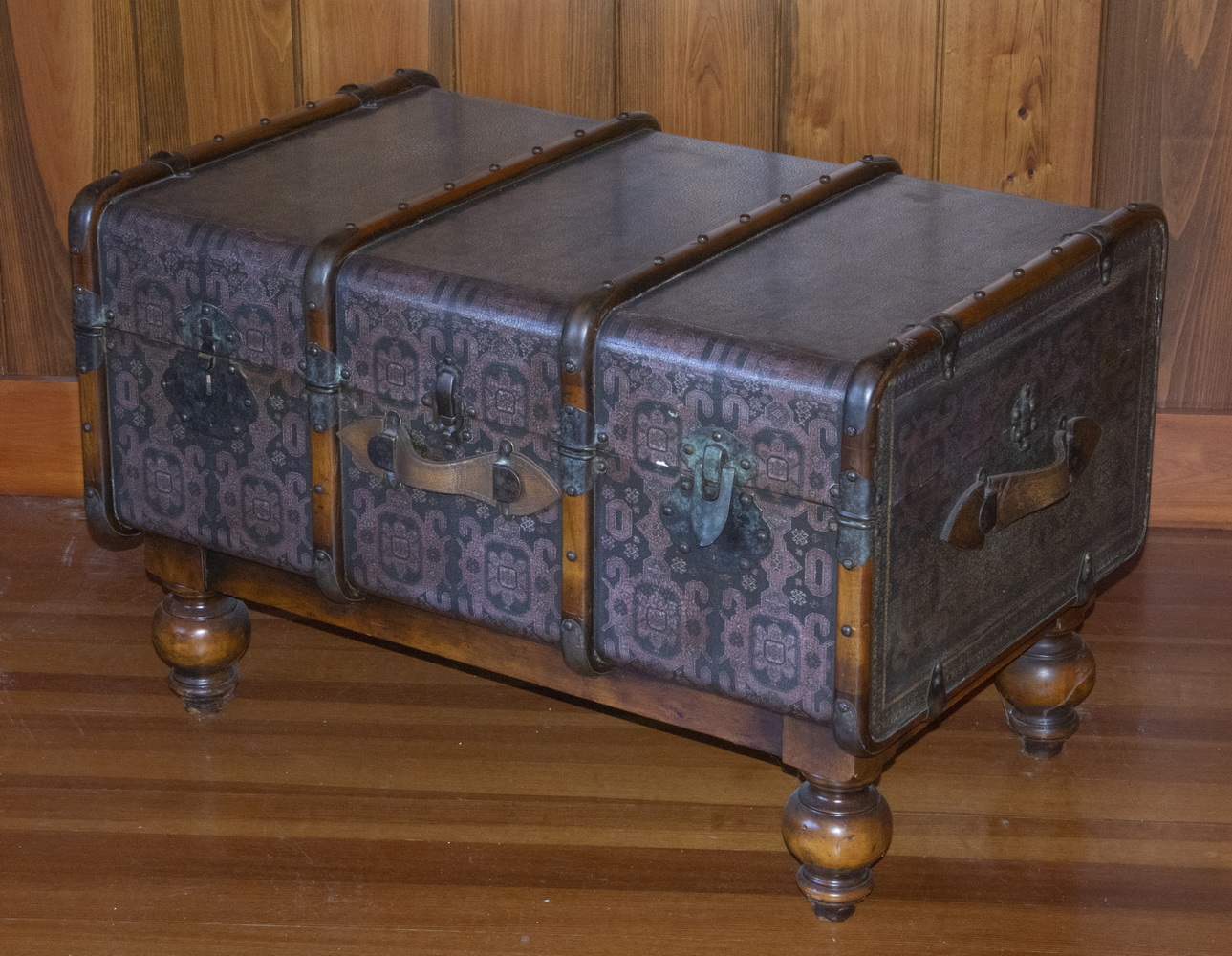 BRASS BOUND BLANKET CHEST Maitland 2b1693