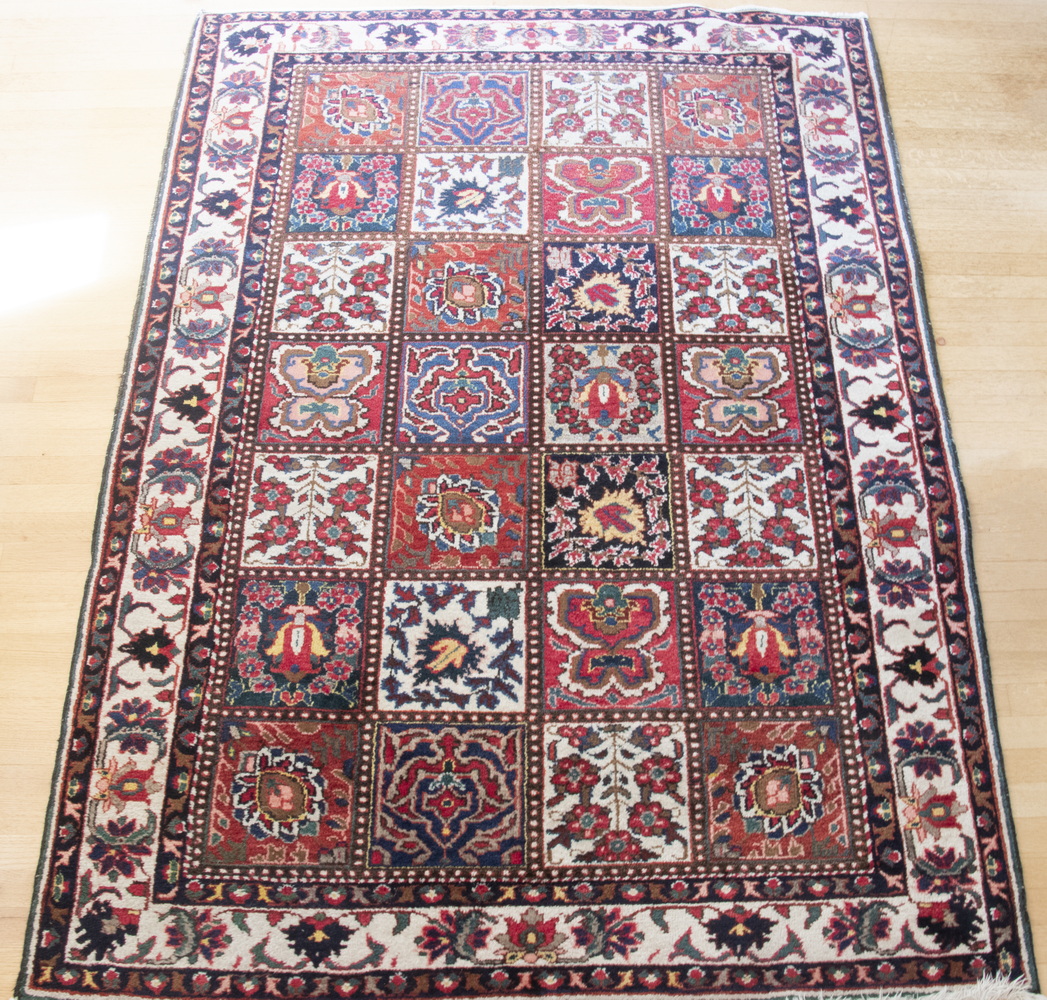 MULTI COLORED SQUARE AREA RUG Medium 2b3e51