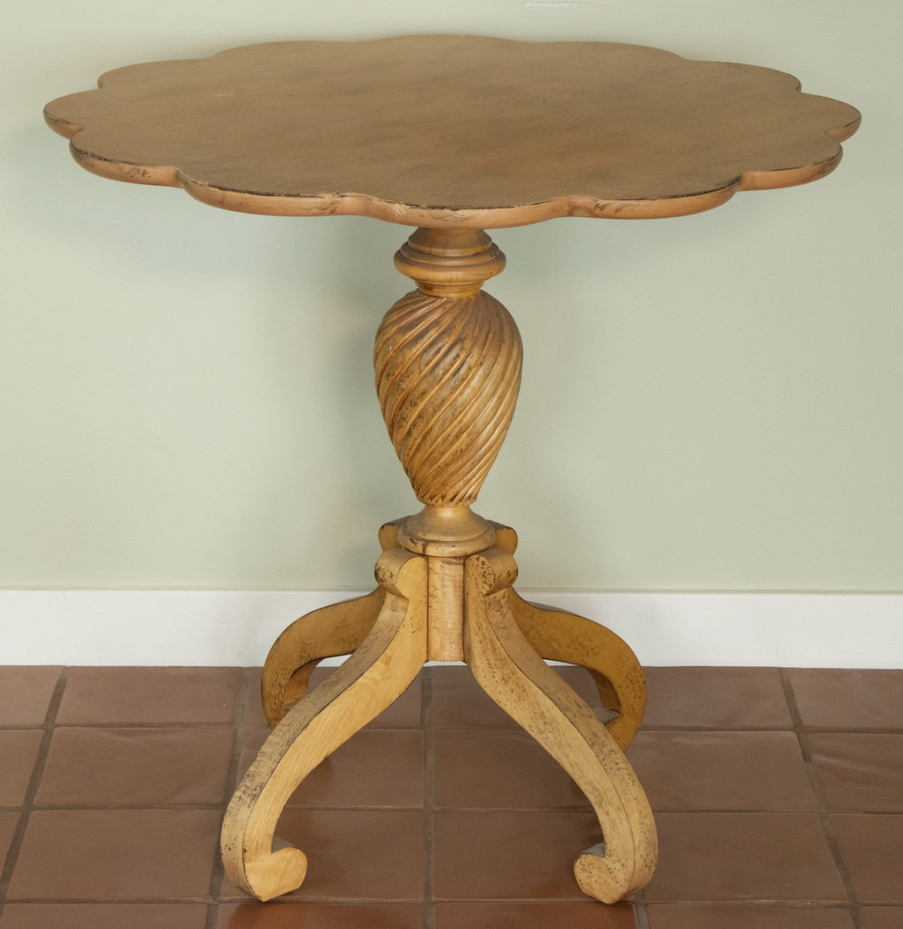 PIECRUST TEA TABLE A pine piecrust top 2b3e53