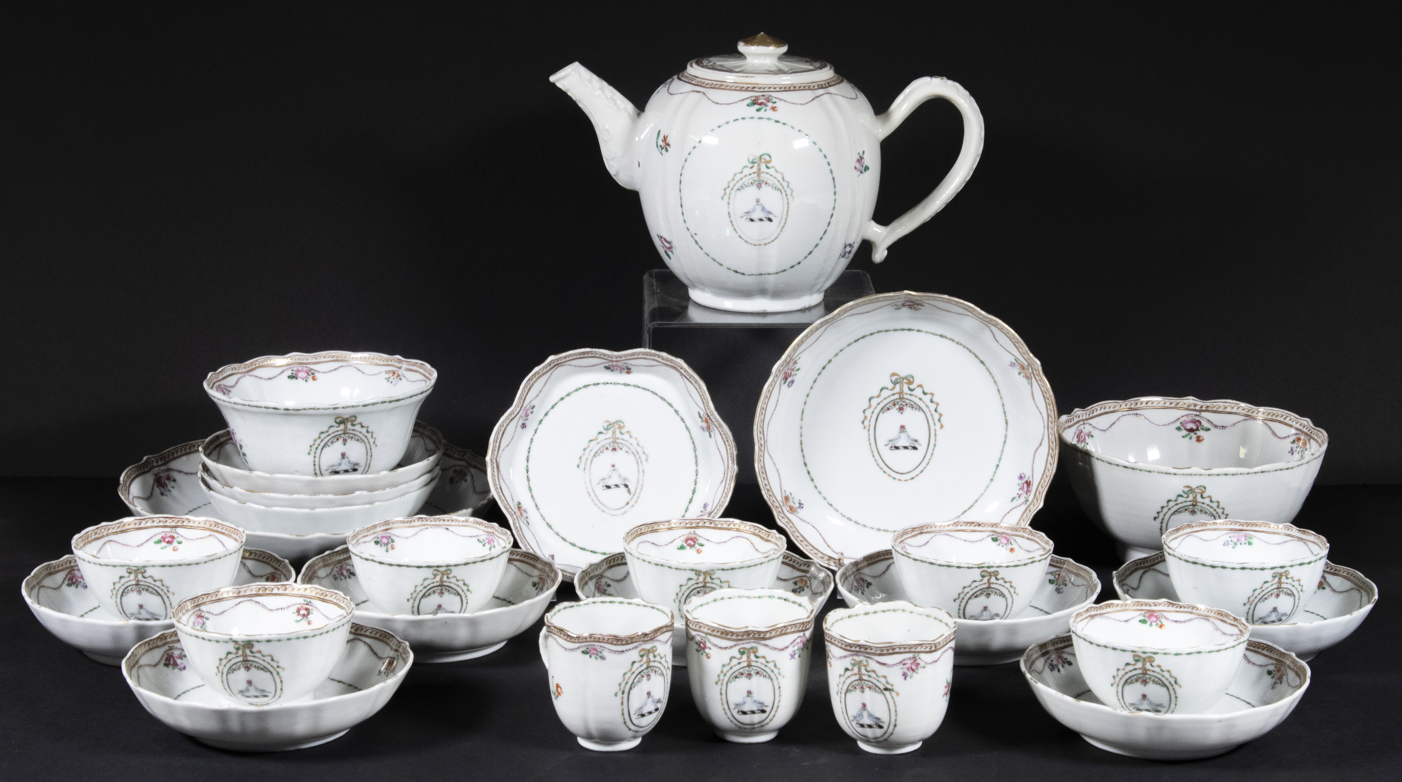 CHINESE EXPORT PORCELAIN ARMORIAL