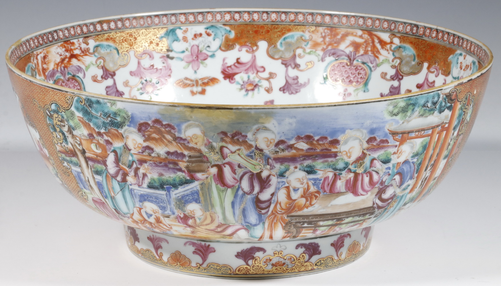 CHINESE PORCELAIN PUNCH BOWL Chinese 2b44cf