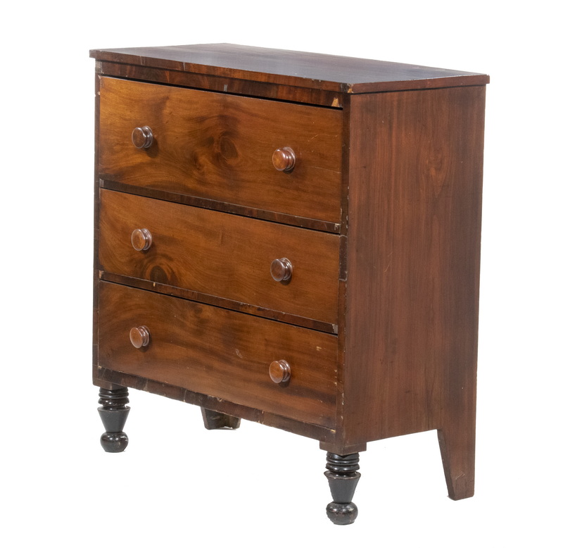 THREE DRAWER ENGLISH CHEST Mahogany