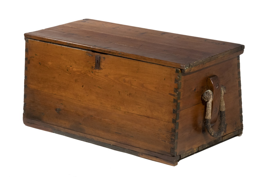 SAILORS TRUNK WITH BECKETS 19th c.