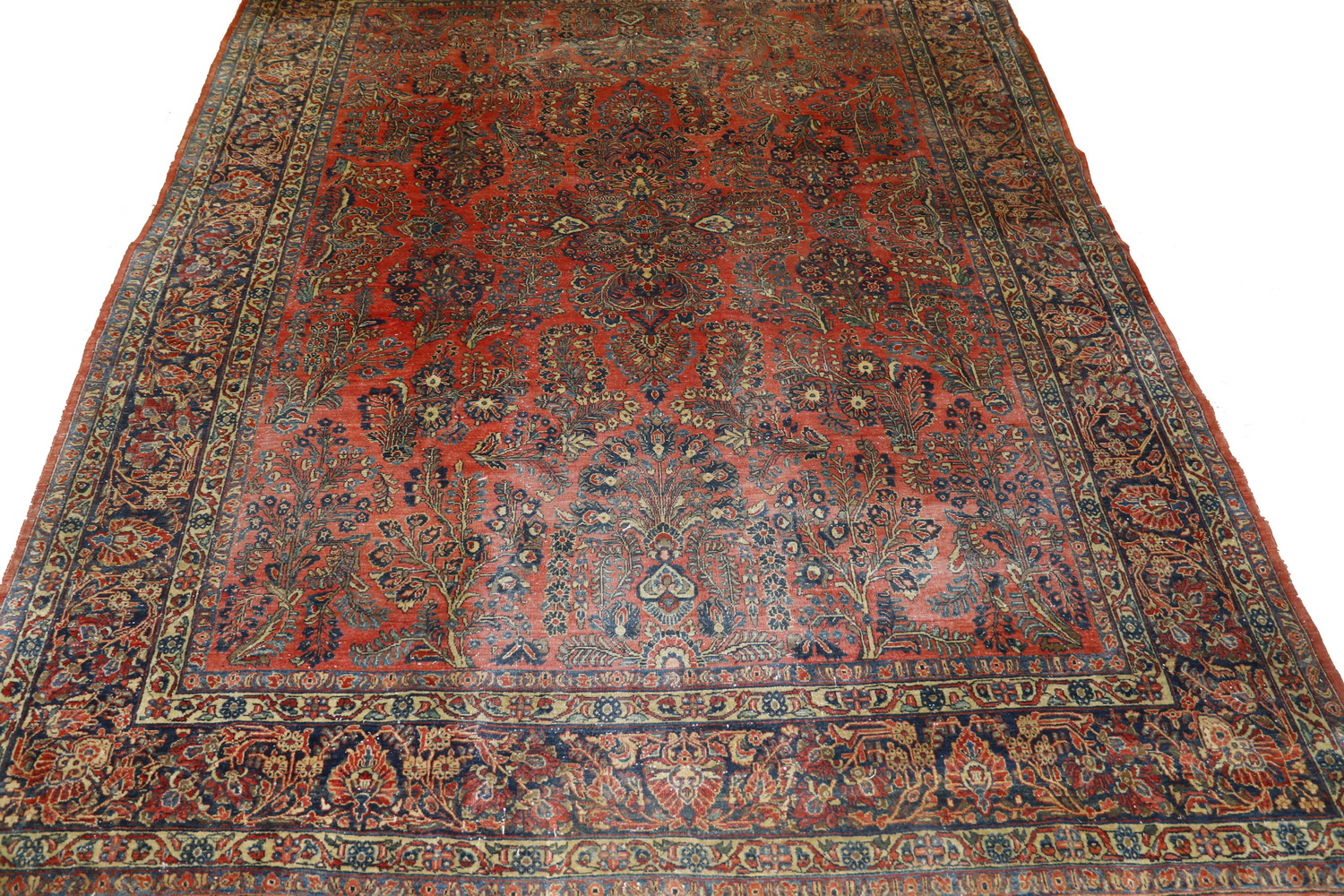 SAROUK CARPET Overall design with blossoming