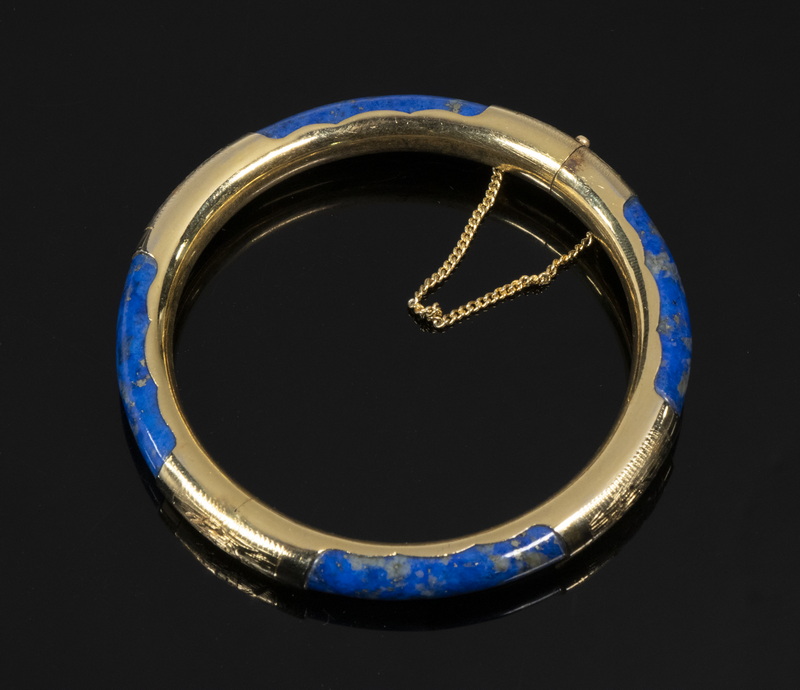 CHINESE GOLD AND LAPIS BANGLE BRACELET