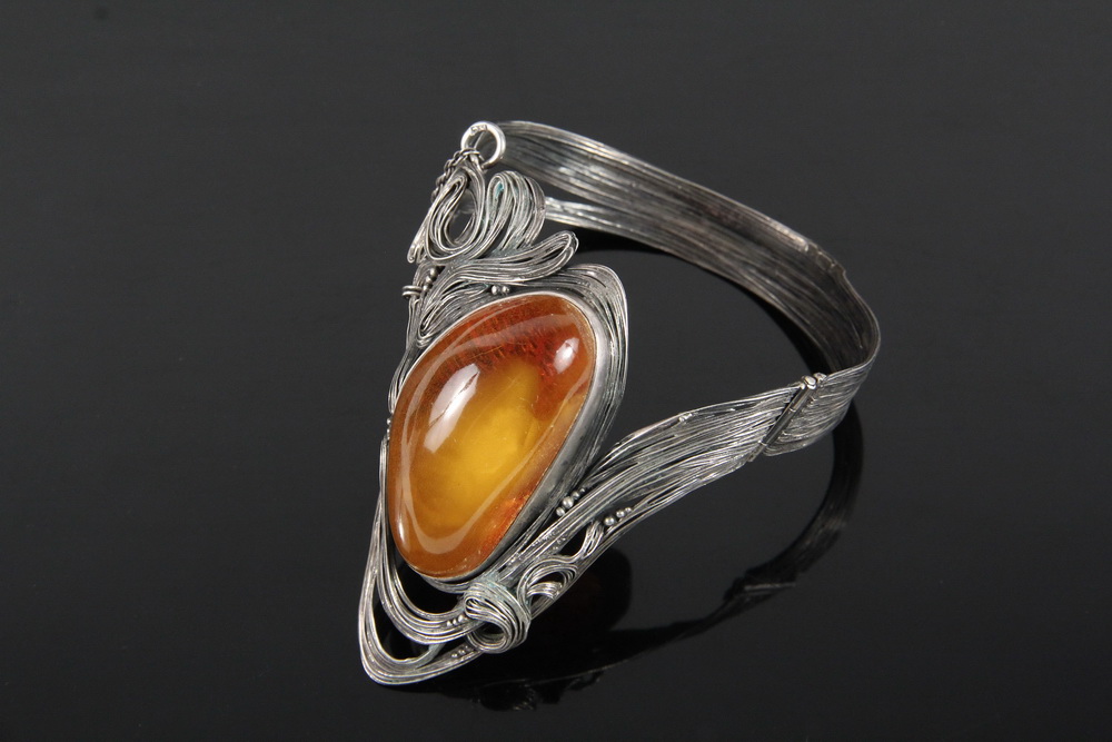 SILVER AMBER BRACELET Handcrafted 2b4a12