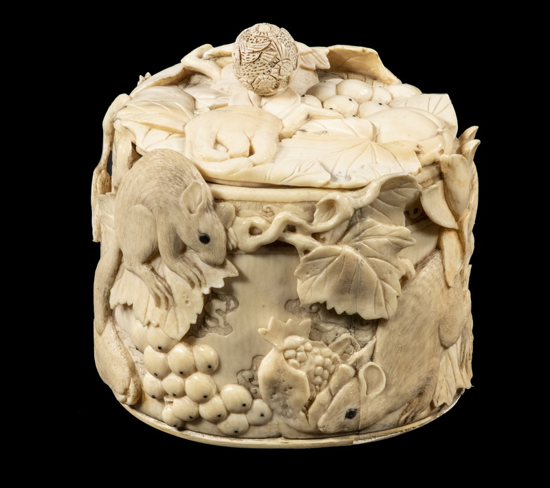 19TH C. JAPANESE DORMOUSE CARVED IVORY