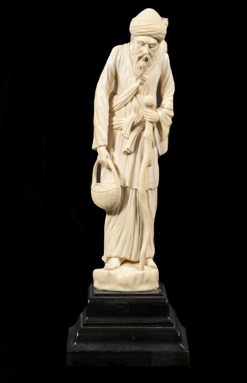 JAPANESE 19TH C IVORY FIGURE OF 2b4a44