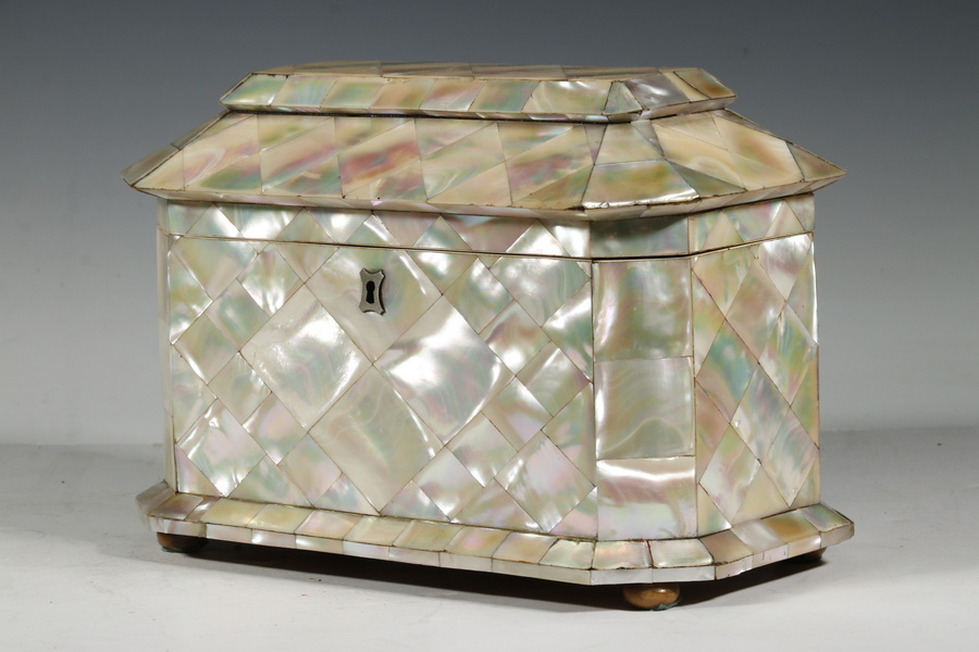 MOTHER OF PEARL TEA CADDY English 2b4bb3