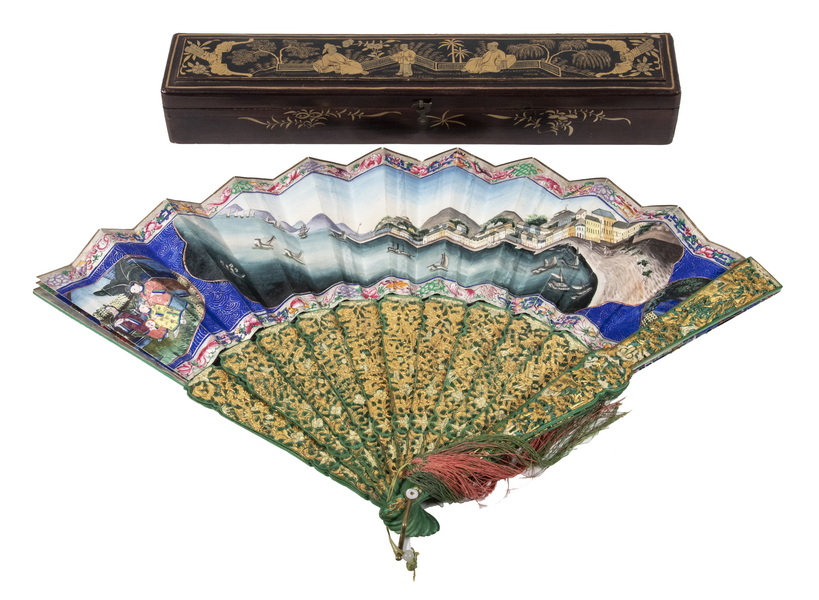 CHINESE EXPORT FAN IN LACQUER CASE 2b4c8c