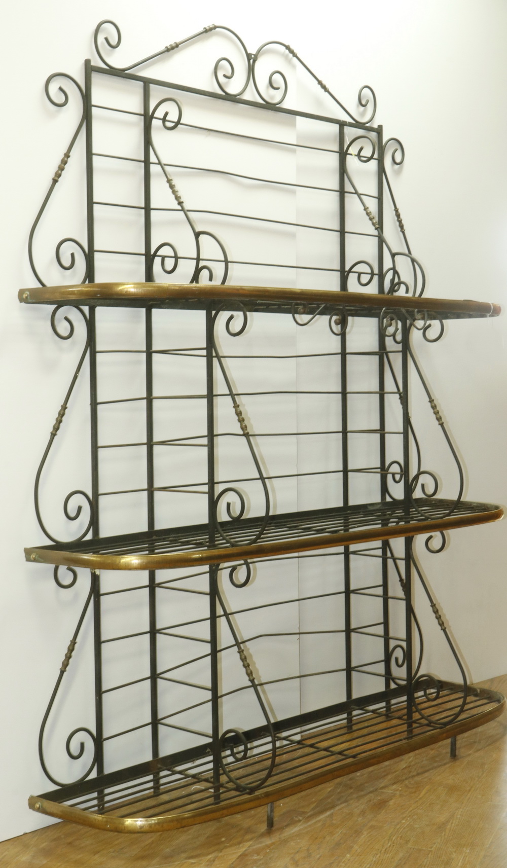 BAKER S RACK Ornate wrought iron 2b5070