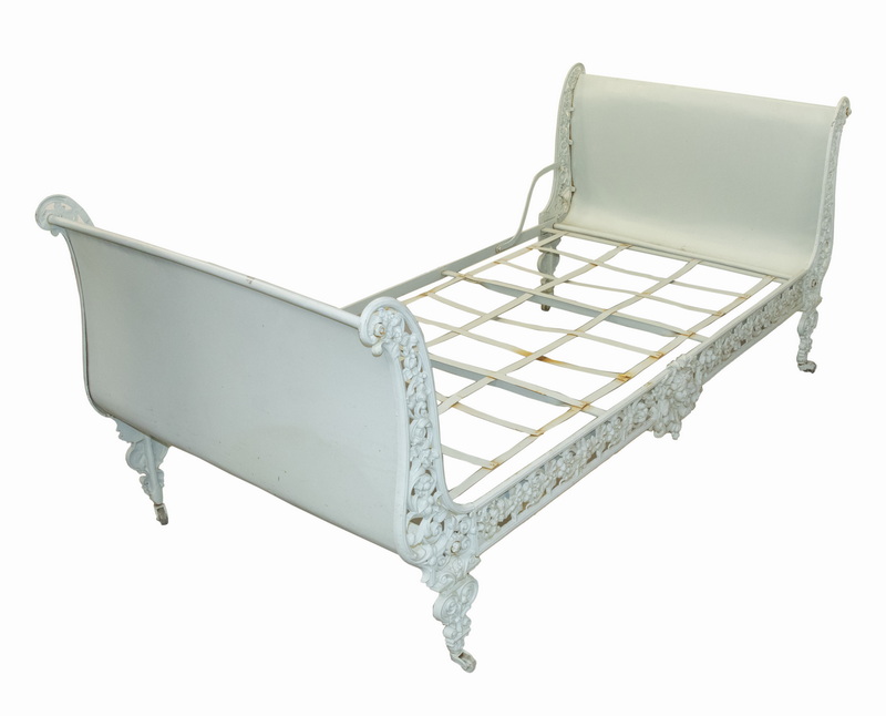 CAST IRON FRENCH VICTORIAN VERANDA 2b5072