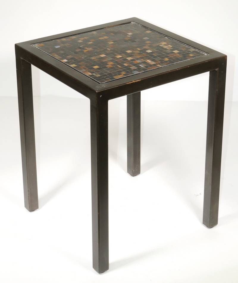 LAMP TABLE Metal base table with