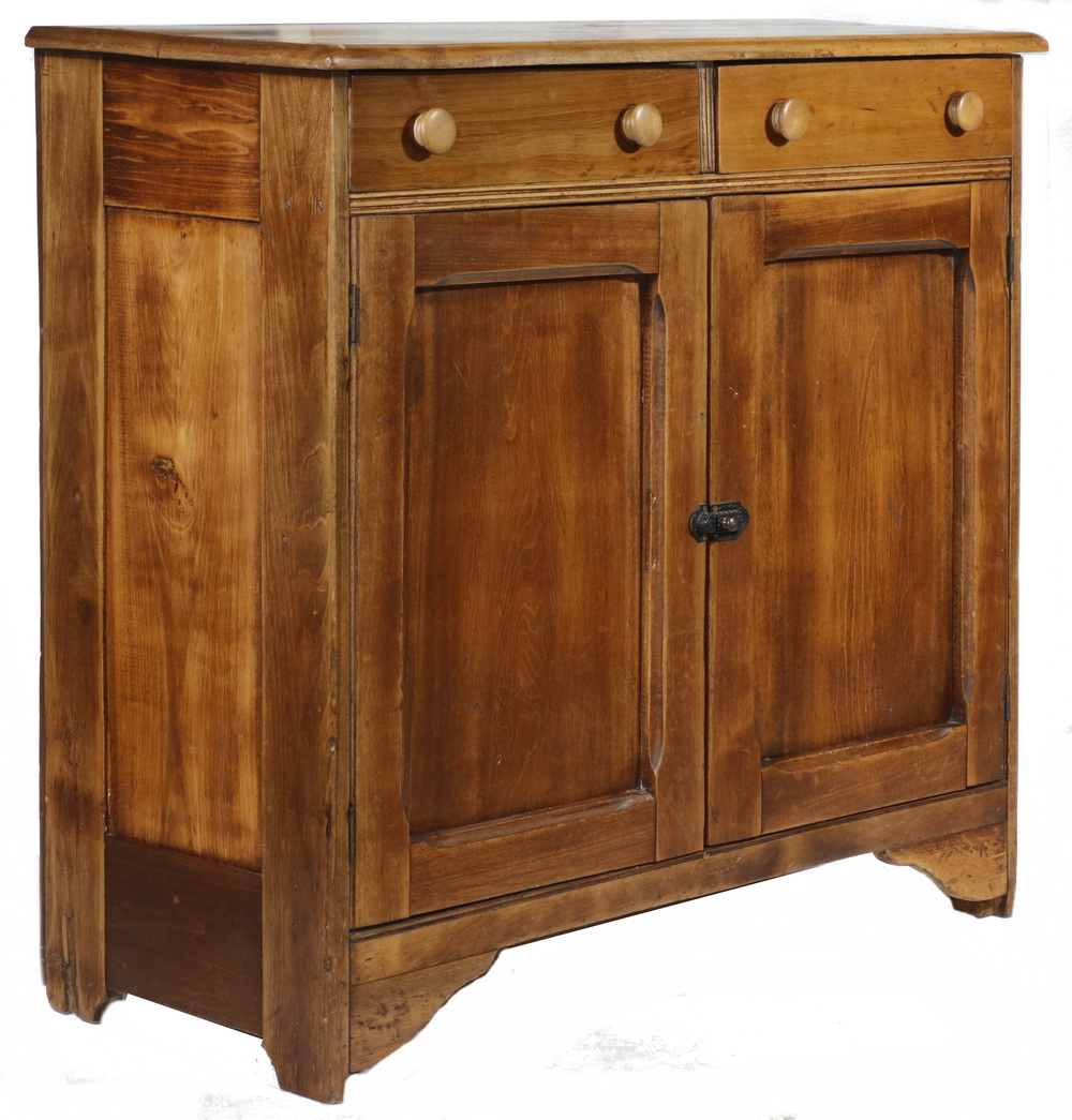 SCRUBBBED PINE LOW CUPBOARD Scrubbed 2b5132