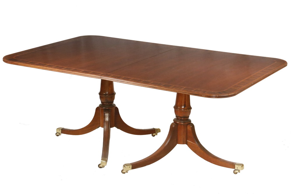 PEDESTAL BASE MAHOGANY DINING TABLE 2b5154