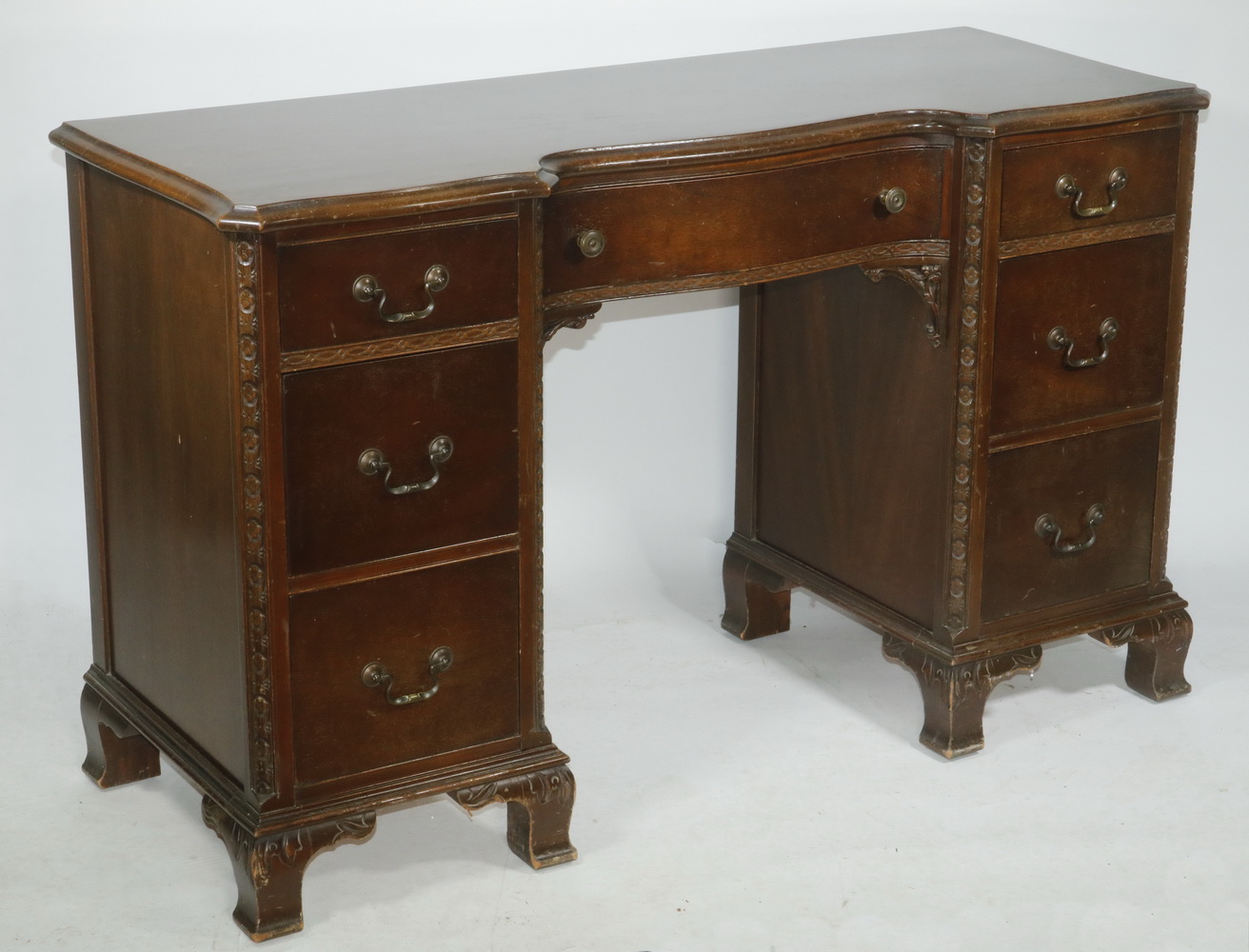 MAHOGANY VANITY Shaped top vanity 2b516b