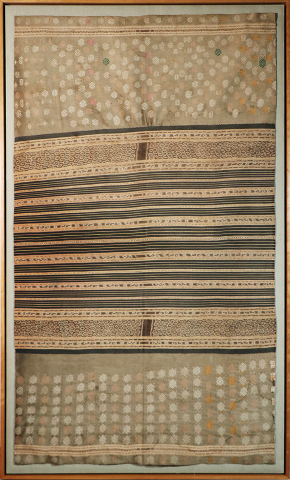 EARLY WOVEN INDONESIAN TEXTILE 2b51a8