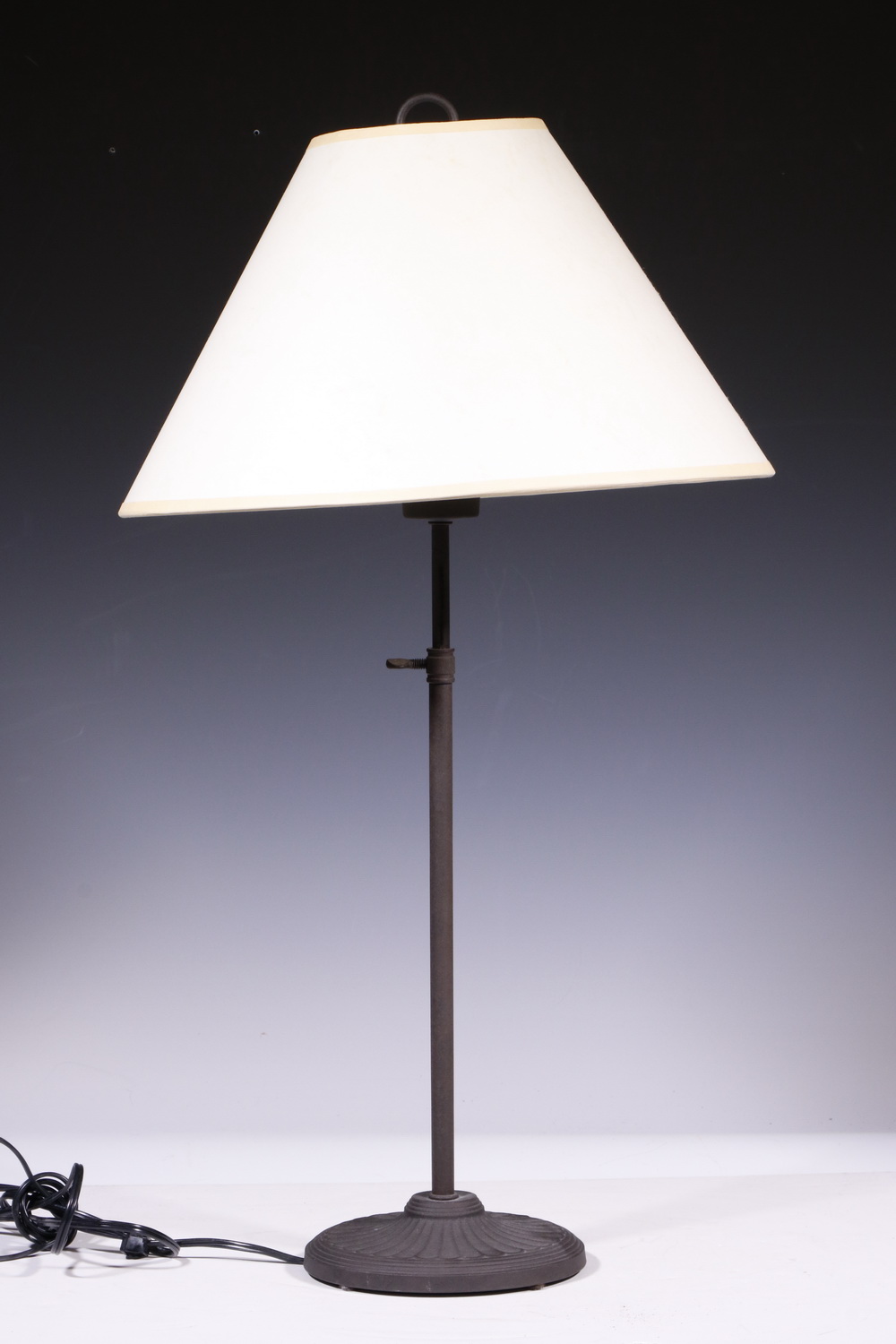 TABLE LAMP WITH PAPER SHADE Metal table