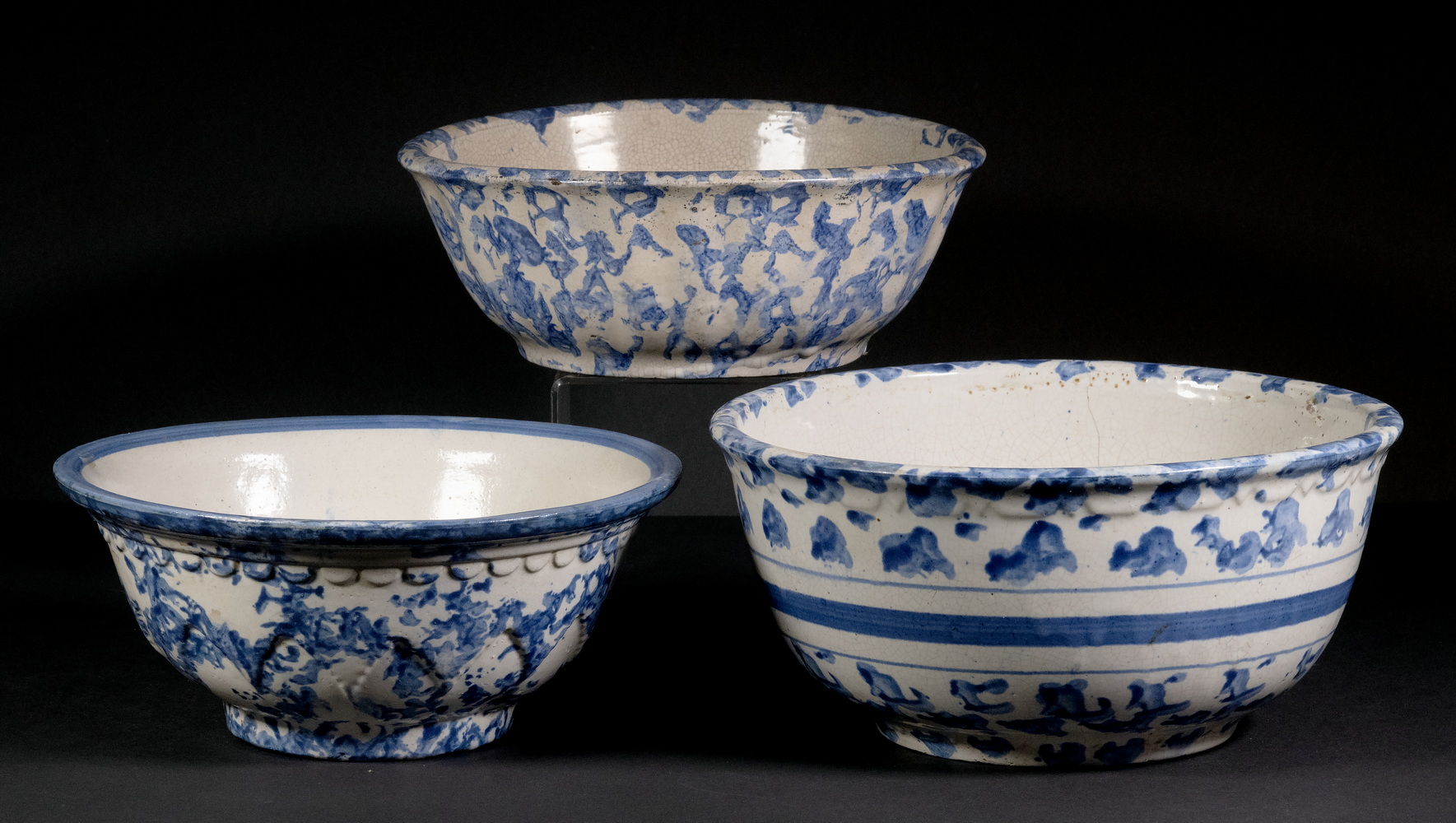  3 BLUE WHITE SPONGEWARE BOWLS 2b2ec0