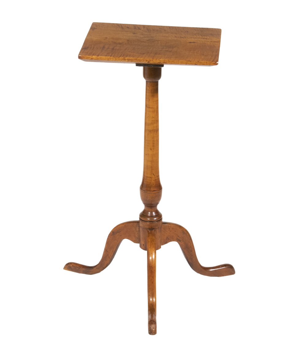 TIGER MAPLE CANDLESTAND Early 19th 2b2f69