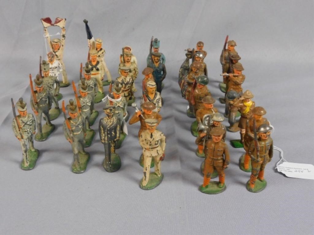  35 VINTAGE LEAD SOLDIERS PROBABLY 2b31fa