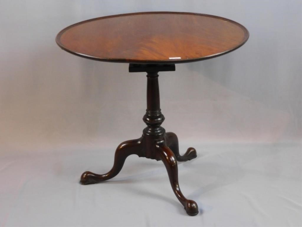 CHIPPENDALE TIP TOP TEA TABLE  2b328f