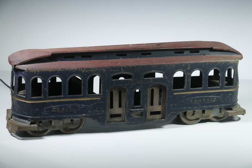 TROLLEY CAR Early tin painted rapid