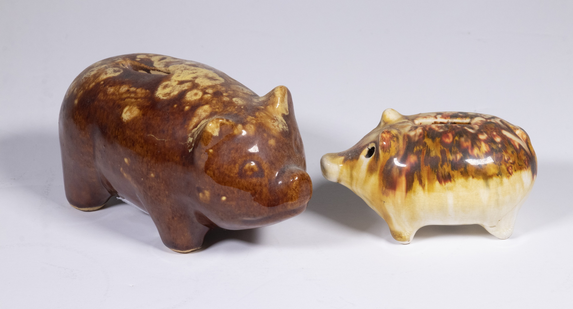  2 BROWN GLAZED PIGGY BANKS Lot 2b35e0