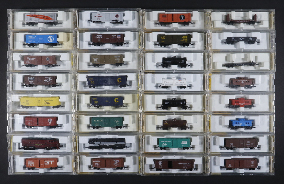 (32) MICRO-TRAINS Z SCALE MODEL