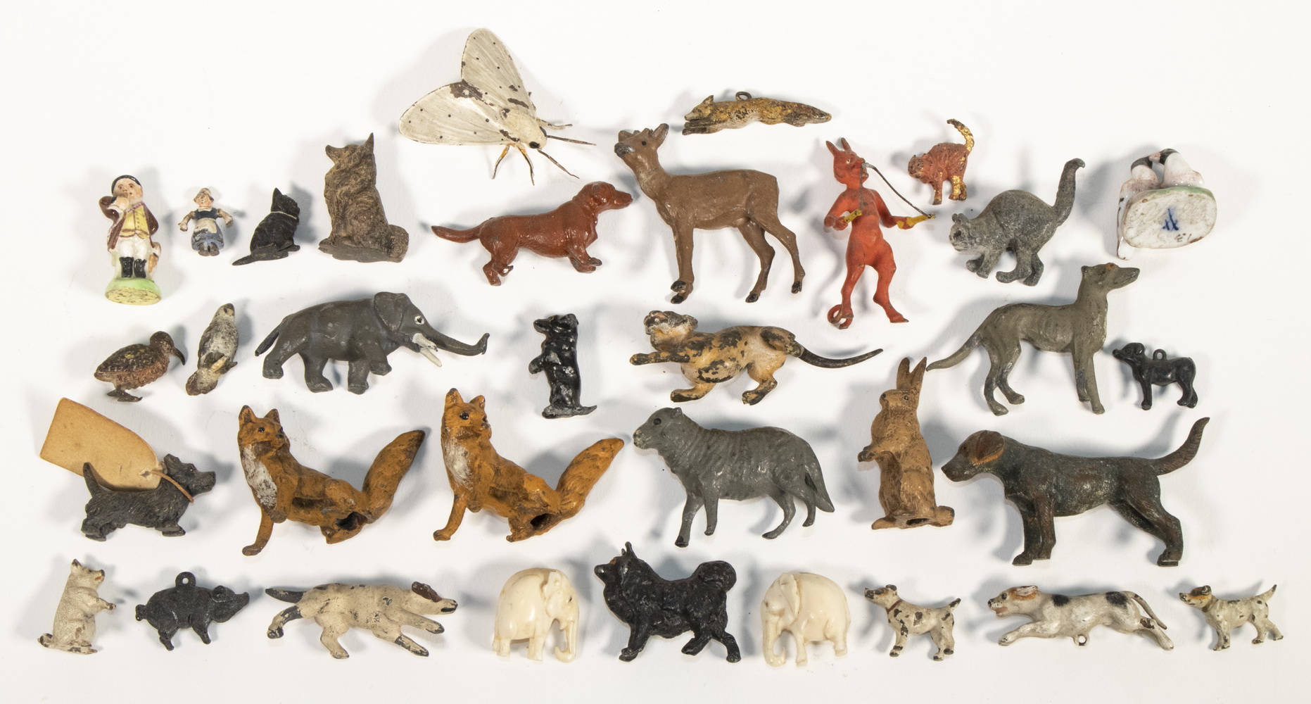  34 ASSORTED ANIMAL HUMAN FIGURES 2b36ab