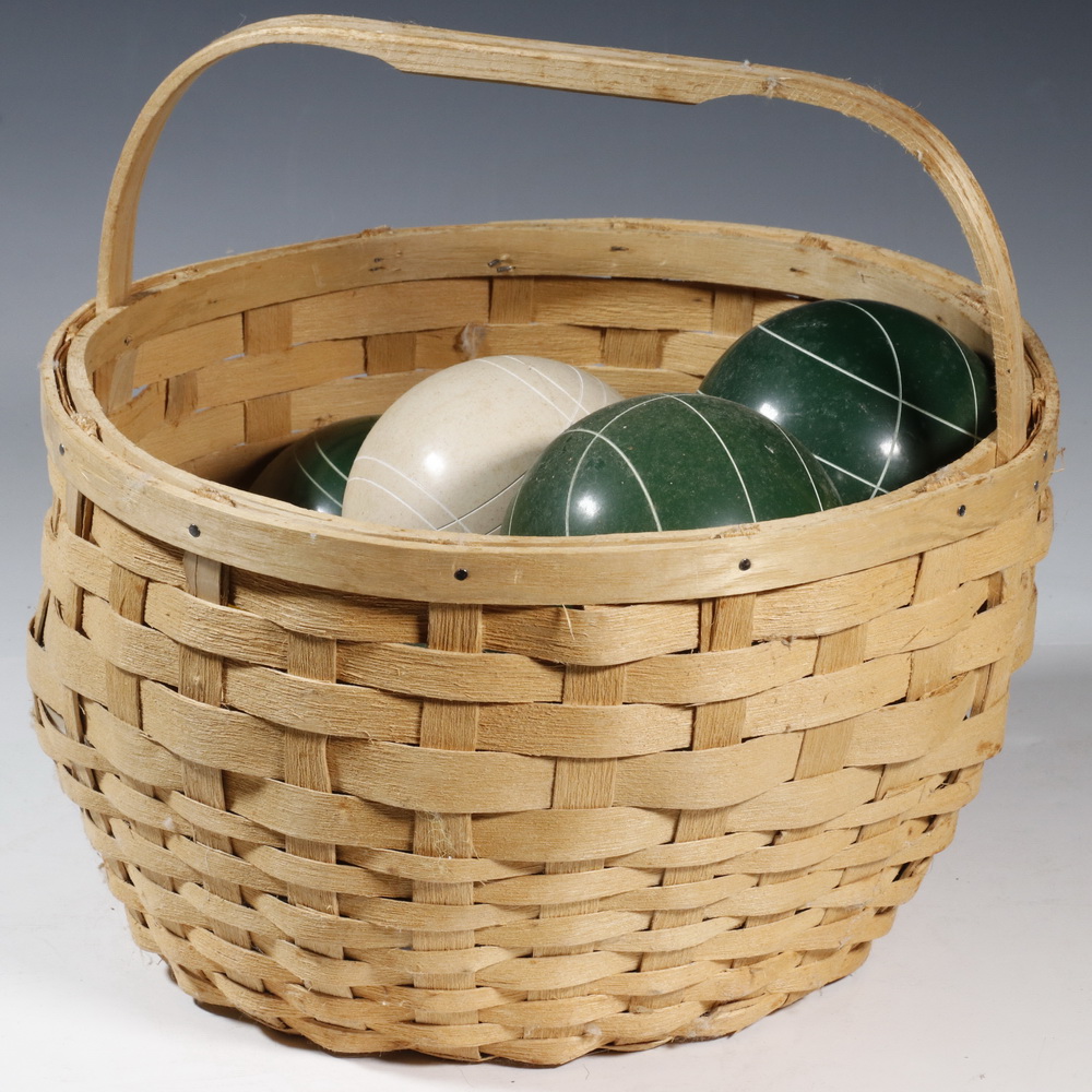 (9 PC) BOCCE BALL SET IN BASKET Basket