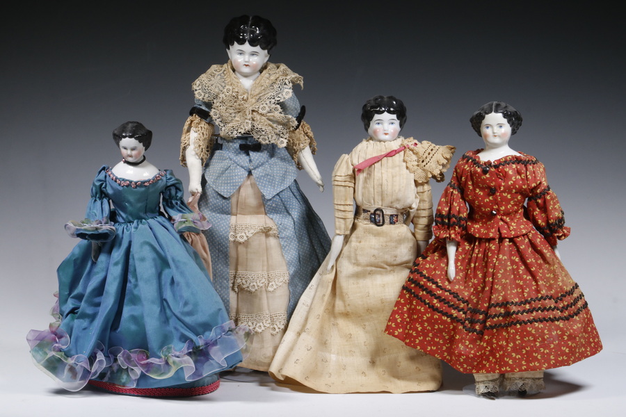 (4) CHINA HEAD DOLLS Group of (4)