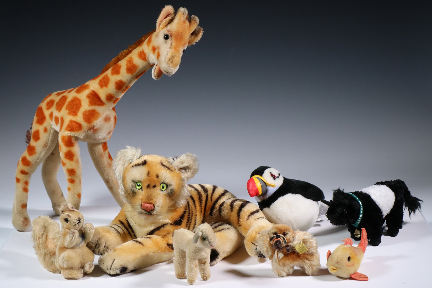 (8) STUFFED ANIMALS, MAINLY STEIFF Group