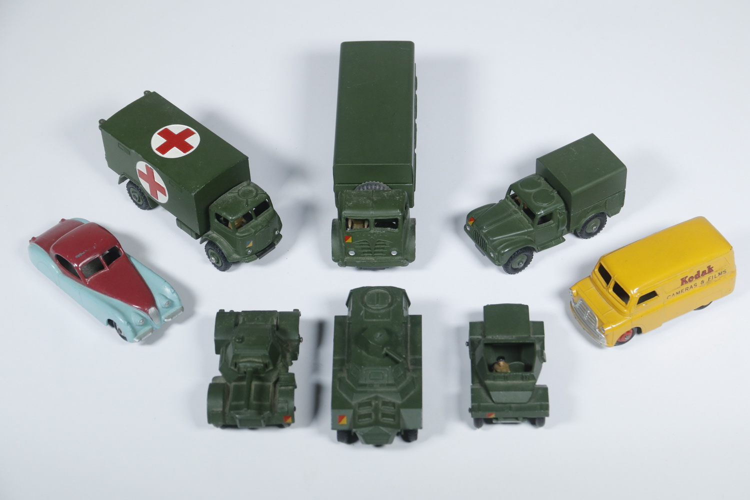 A COLLECTION OF (8) DINKY TOYS