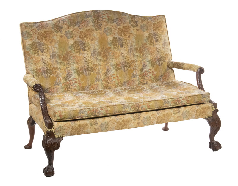 CUSTOM CHIPPENDALE SETTEE Circa 2b3a32