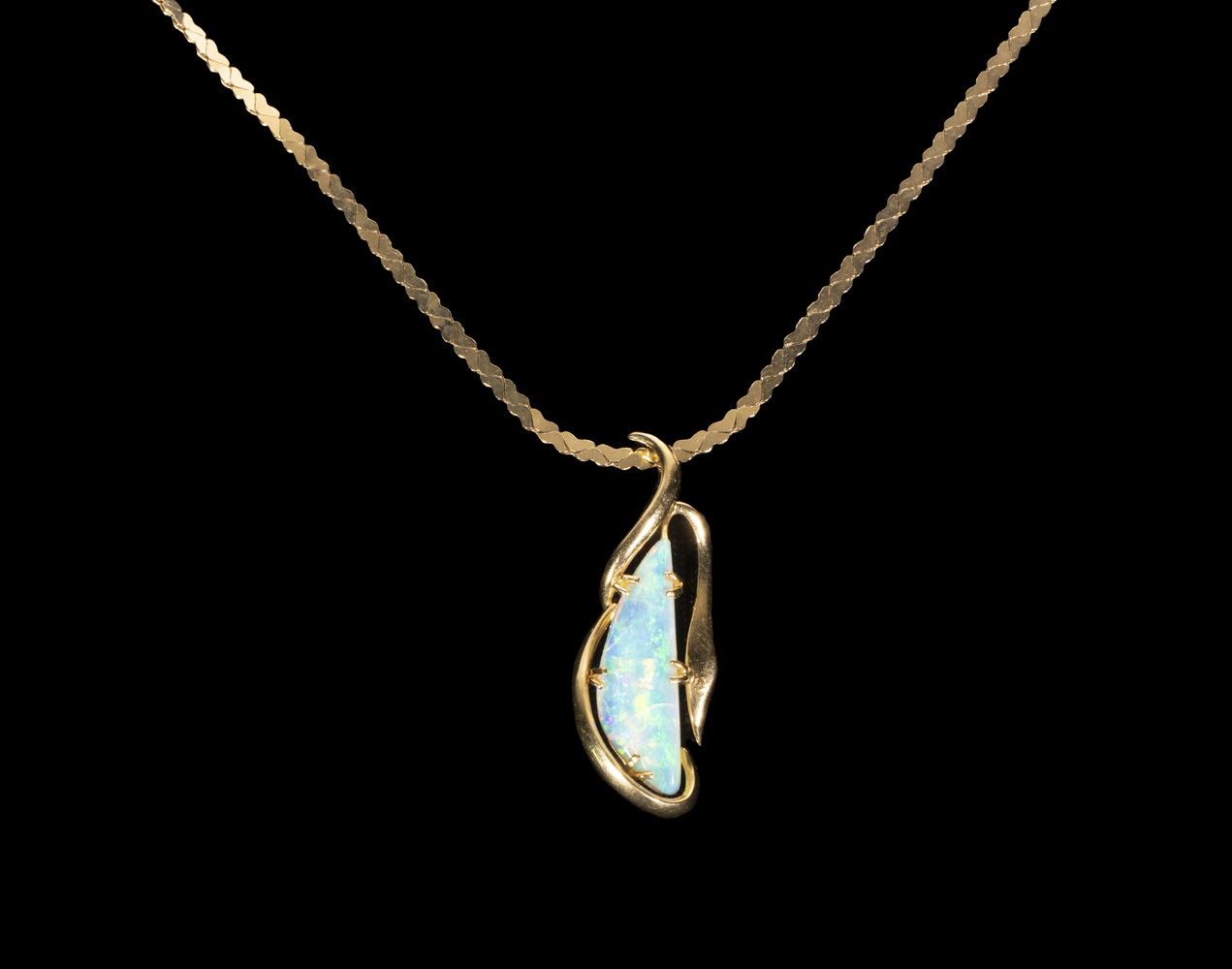 NATURAL FORM AUSTRALIAN OPAL PENDANT 2b3a6a