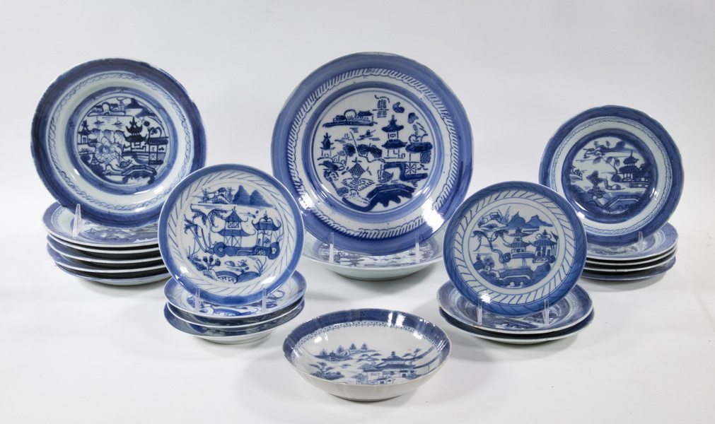 (21) CHINESE BLUE & WHITE PLATES