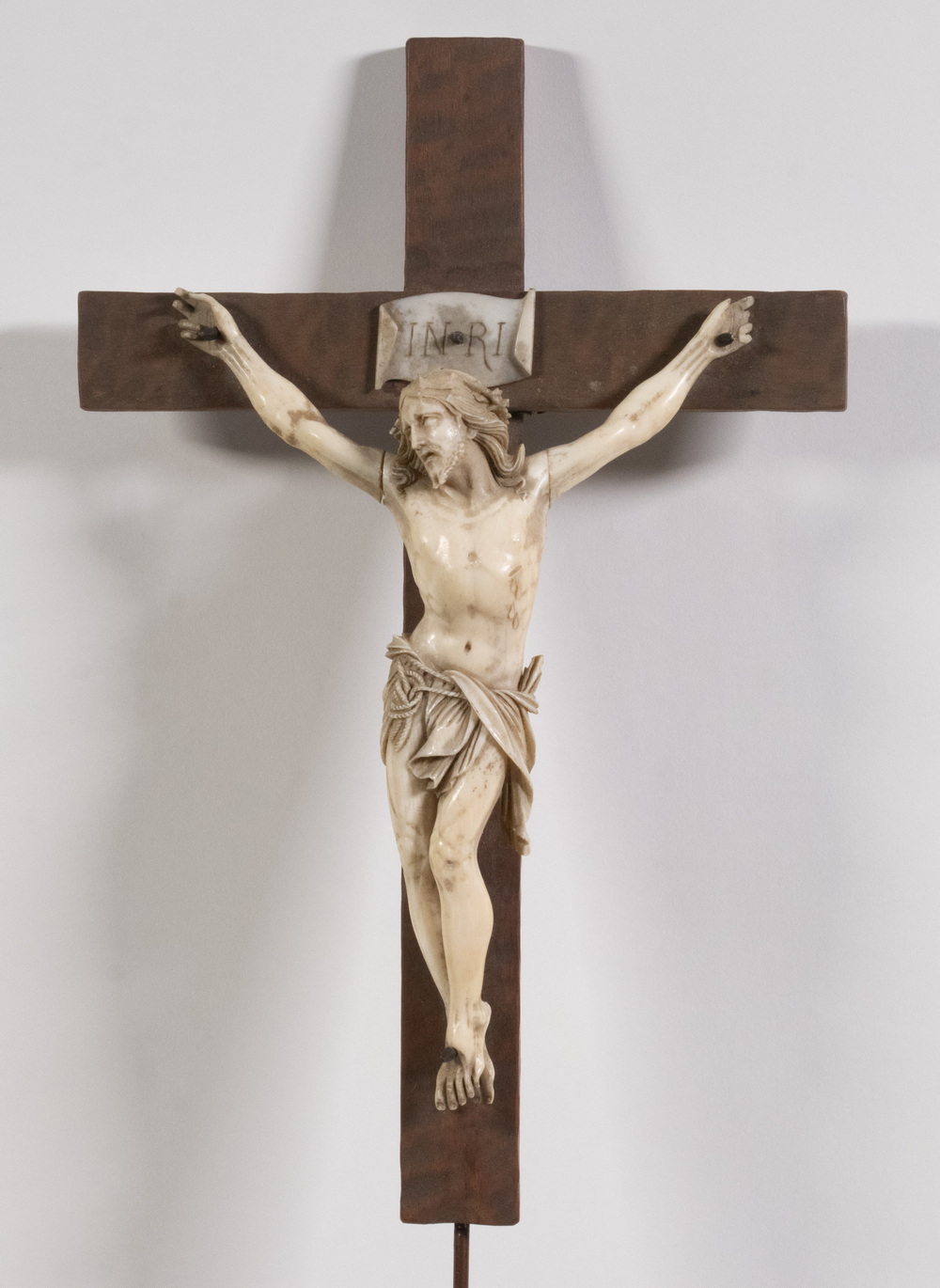 18TH C. CONTINENTAL IVORY CRUCIFIX