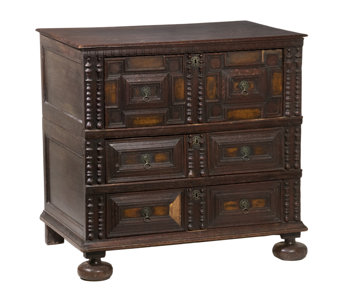 WILLIAM MARY OAK CHEST Late 17th 2b3c93