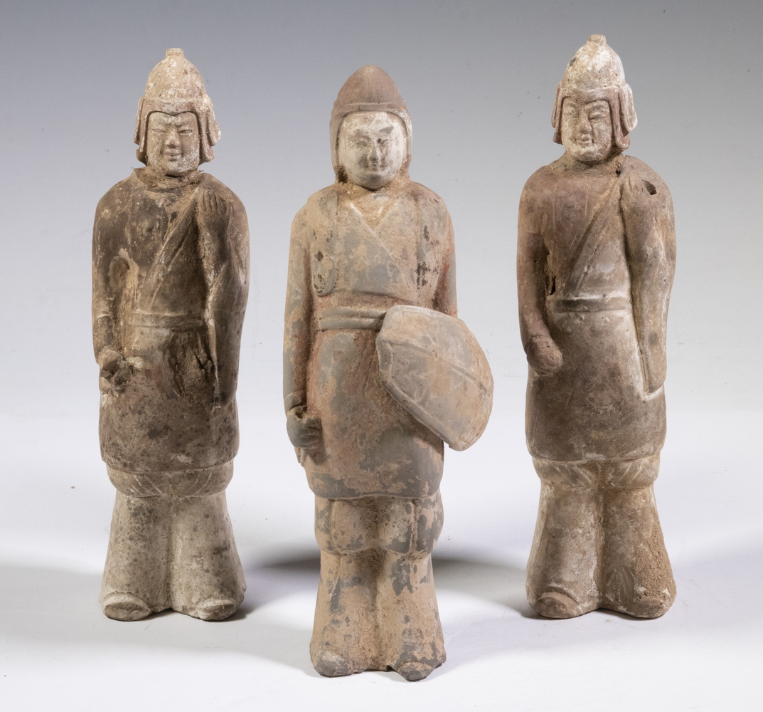  3 SUI TANG DYNASTY POTTERY GUARDS 2b3d65
