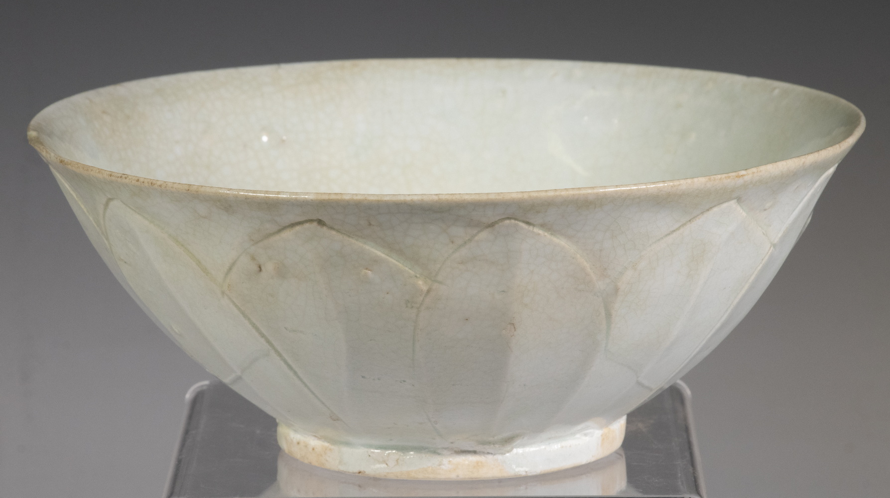 CHINESE SONG DYNASTY PALE CELADON 2b3d78