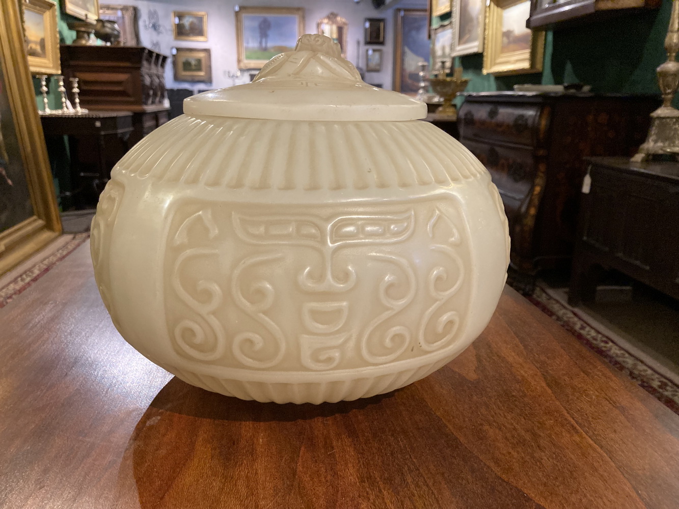 CHINESE WHITE JADE COVERED JAR